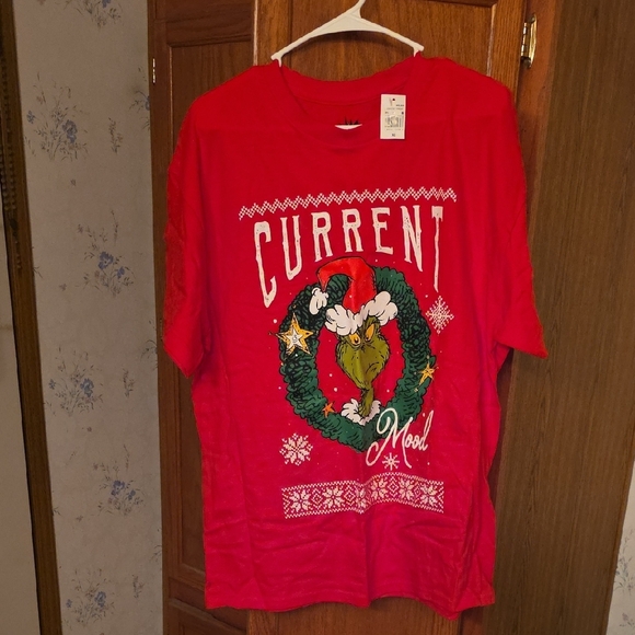 Grinch Short Sleeve Tee NWT - Picture 7 of 9